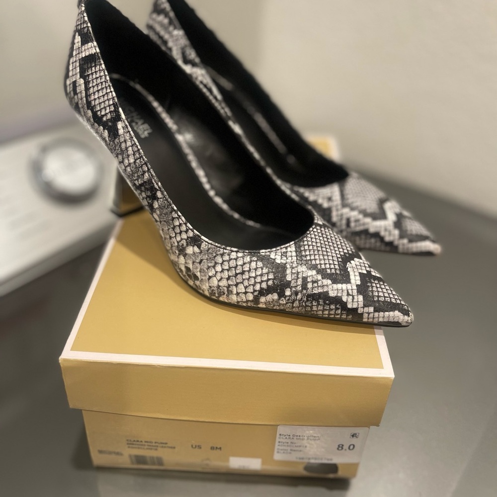 Michael Kors Clara Snake Pump
Women’s size 8